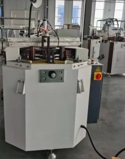 Curso da lâmina de 100mm × 3500mm capacidade da estrutura resistente única cabeça de alumínio janela porta canto máquina de friso