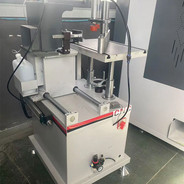 Máquina fresadora CNC de alumínio de 3+1 eixos para montante de janela de ruptura térmica