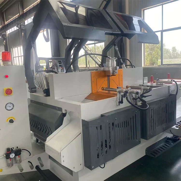 Serra de esquadria automática CNC de cabeça dupla para porta de janela de alumínio