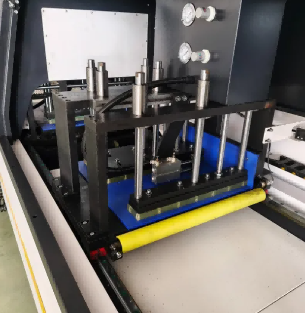 Serra circular CNC de alta precisão para perfis industriais de alumínio