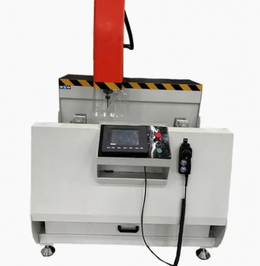 Centro de usinagem CNC de alta precisão de 800 mm para serviços pesados ​​para perfis industriais de alumínio