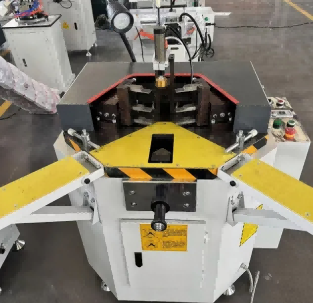 Máquina de friso do canto do perfil de alumínio da precisão 140mm